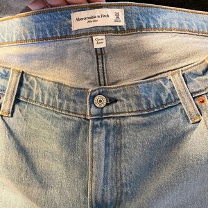 Abercrombie Curve Love Mid Rise Straight Leg